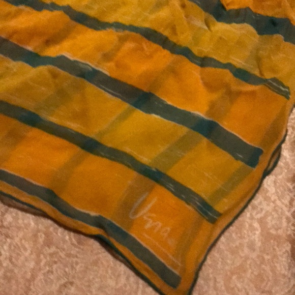 Scarfs - Picture 6 of 8